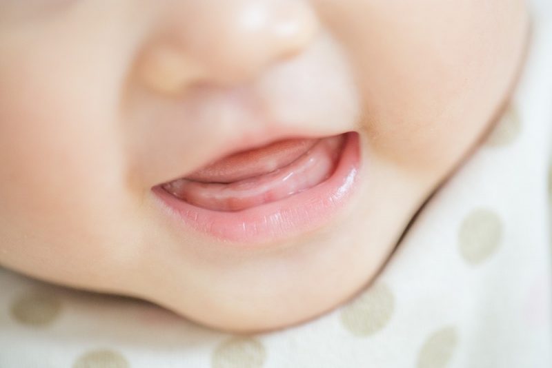 赤ちゃんの歯が生え始めたらどうなる？